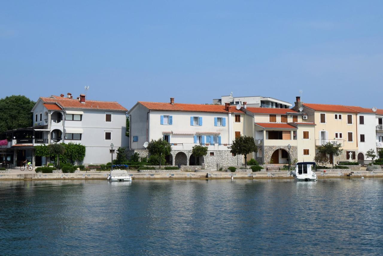 Guest House Keti Малинска Екстериор снимка